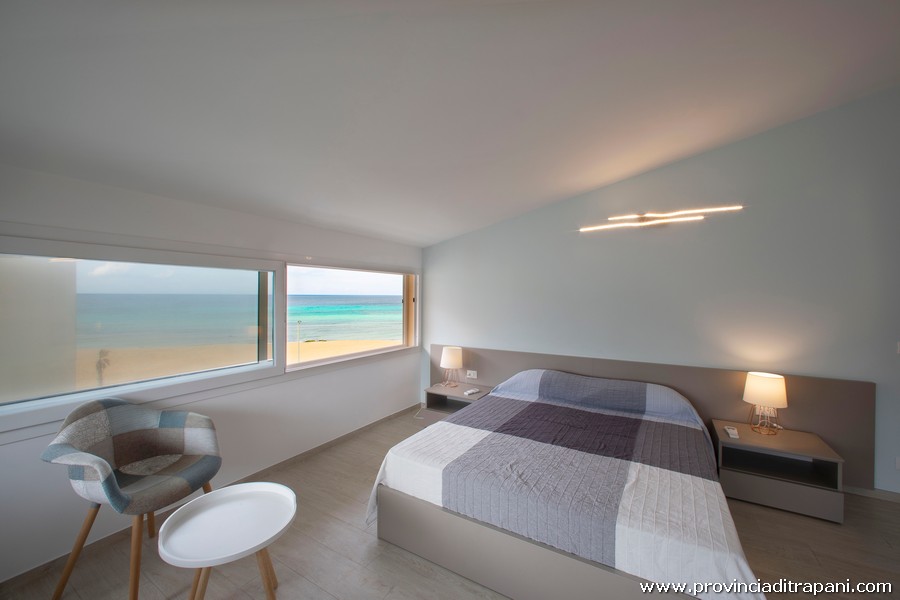 Camera matrimoniale vista spiaggia